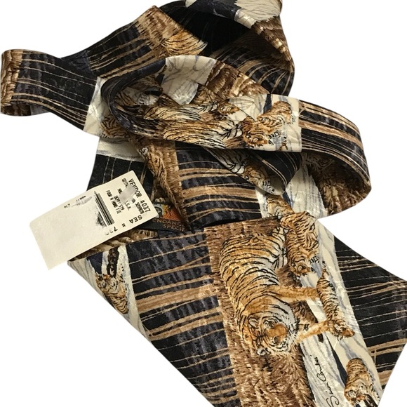 Simon Combes Siberian Winter Tiger Endangered Species Men’s Necktie Tie NWT - Picture 3 of 5